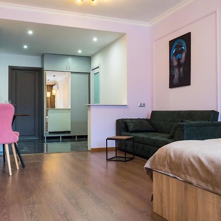 Iren River Side Apartments Tbilisi Bagian luar foto